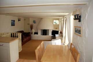 Island Cottage Polperro. Centrally heated with log burner, roll top bath, and sea views